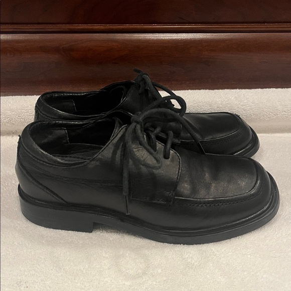 Kids Dress Shoes - Kenneth Cole Reaction. Size 2